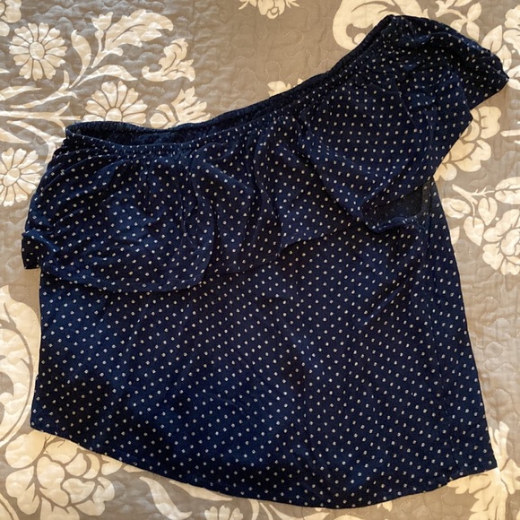 Cute off the shoulder top! - Picture 2 of 2